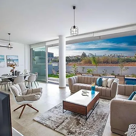 Hotel Prol20, Contemporary 3bdr With Pool, Close To The Beaches 3*
