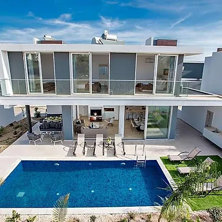 Hotel Prol20, Contemporary 3bdr With Pool, Close To The Beaches