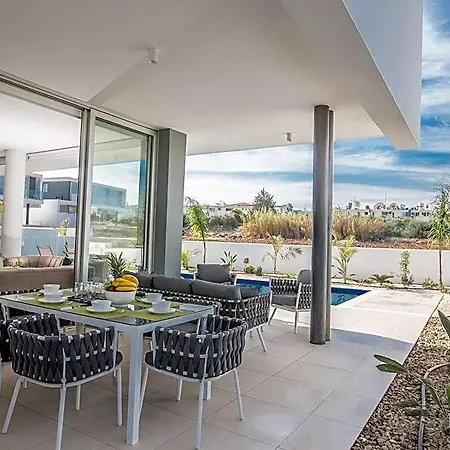 Prol20, Contemporary 3bdr With Pool, Close To The Beaches Hotel 3*