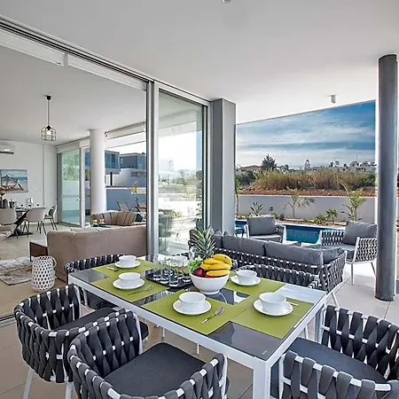 Prol20, Contemporary 3bdr With Pool, Close To The Beaches Hotel