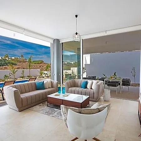 Prol20, Contemporary 3bdr With Pool, Close To The Beaches 3*