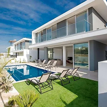 Hotel Prol20, Contemporary 3bdr With Pool, Close To The Beaches Protaras