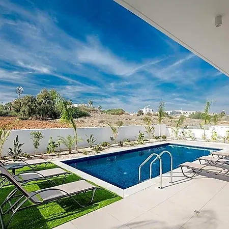 Hotel Prol20, Contemporary 3bdr With Pool, Close To The Beaches