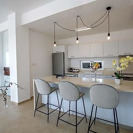 Prol20, Contemporary 3bdr With Pool, Close To The Beaches 3* Protaras