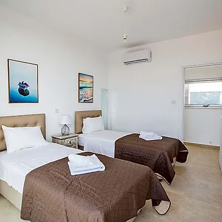 Prol20, Contemporary 3bdr With Pool, Close To The Beaches