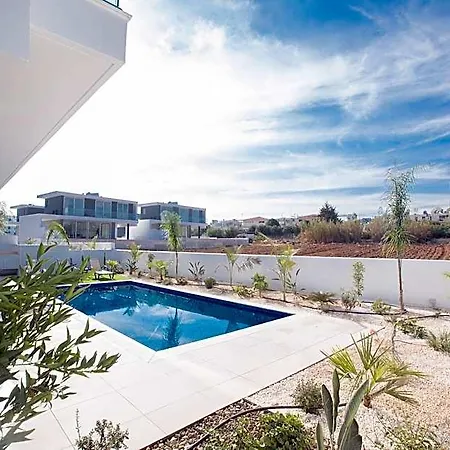 Prol20, Contemporary 3bdr With Pool, Close To The Beaches